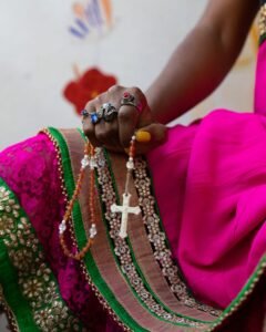 Syncrétisme religieux haïtien : chapelet et Loas. Crédit: Theo Photography